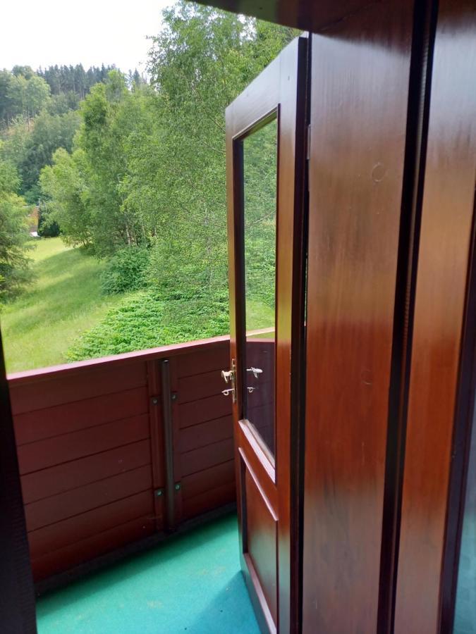 Ferienwohnung Aroba neu, auch für Monteure Fehrenbach Exterior foto